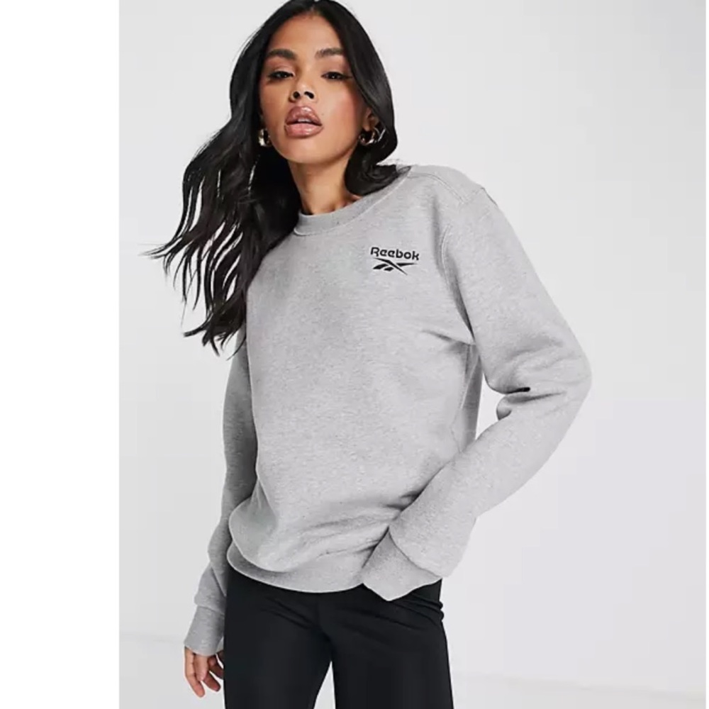 Reebok gray relaxed fit crewneck sweatshirt - Picture 2 of 13